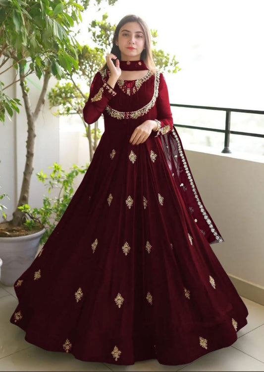 3 Piece - Detailed Embroidered Maxi with Neck & Sleeve and Dupatta