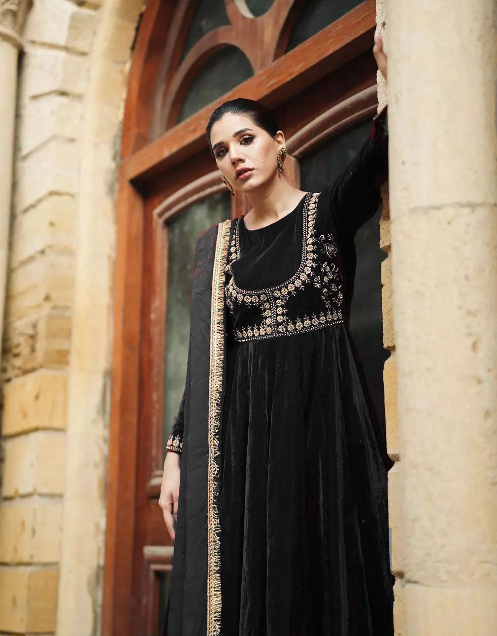 Valvet Neck & Sleeves Embroidered Maxi With Four Sided Lace Dupatta 3 - Piece